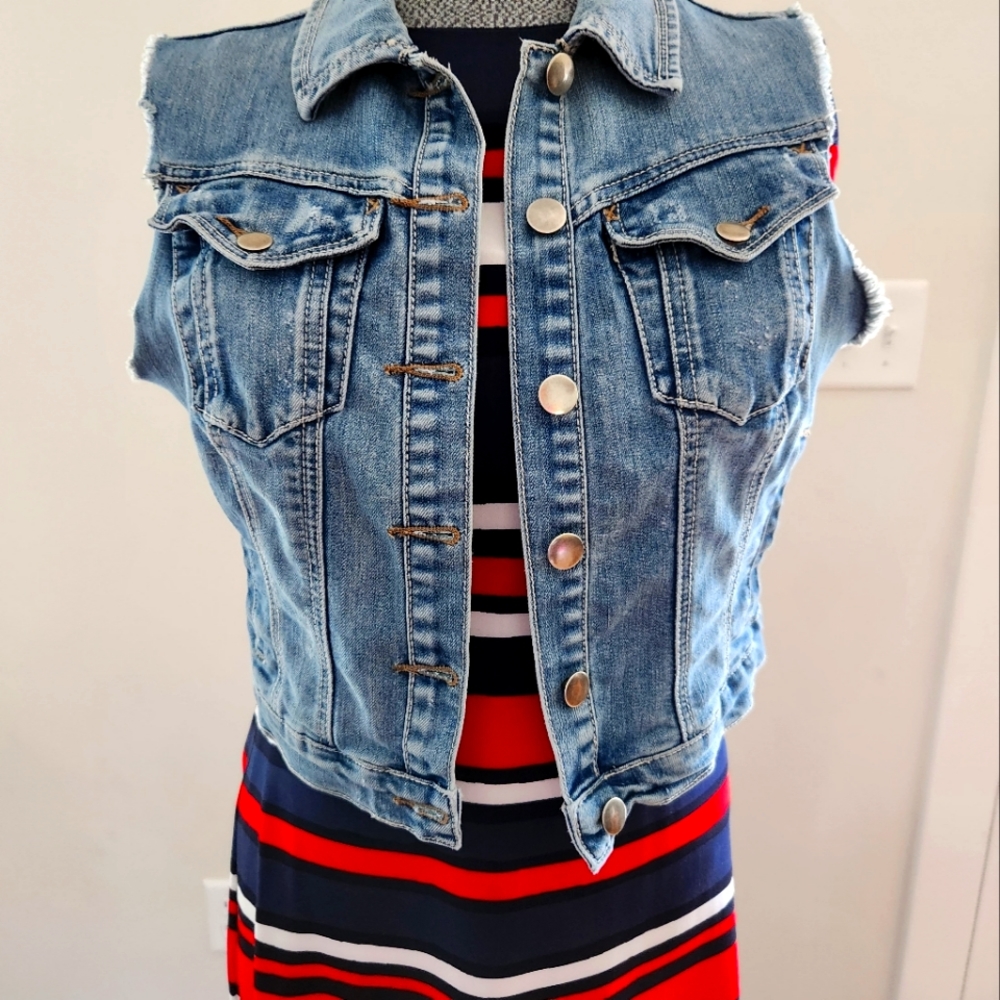 DENIM VEST SZ SMALL